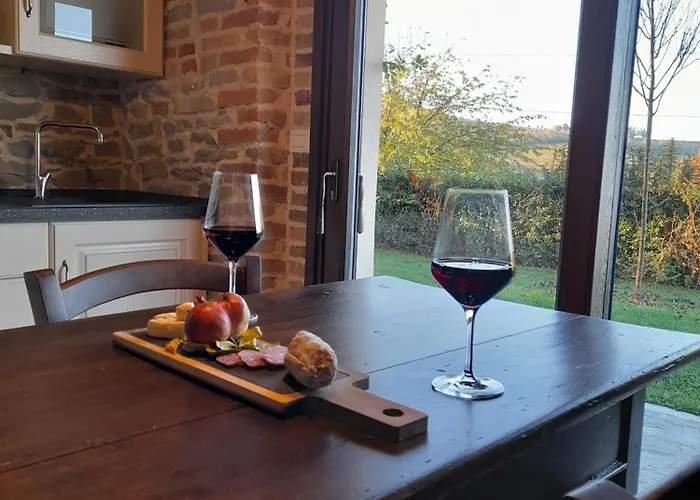 بيت ضيافة Cascina Romanino 3*